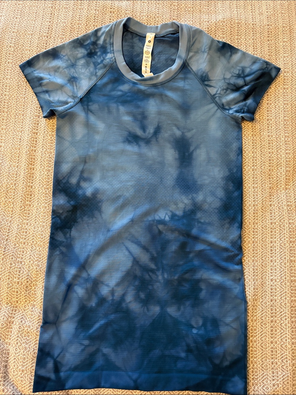 lululemon athletica Blue Tie-Dye Short Sleeve Tee